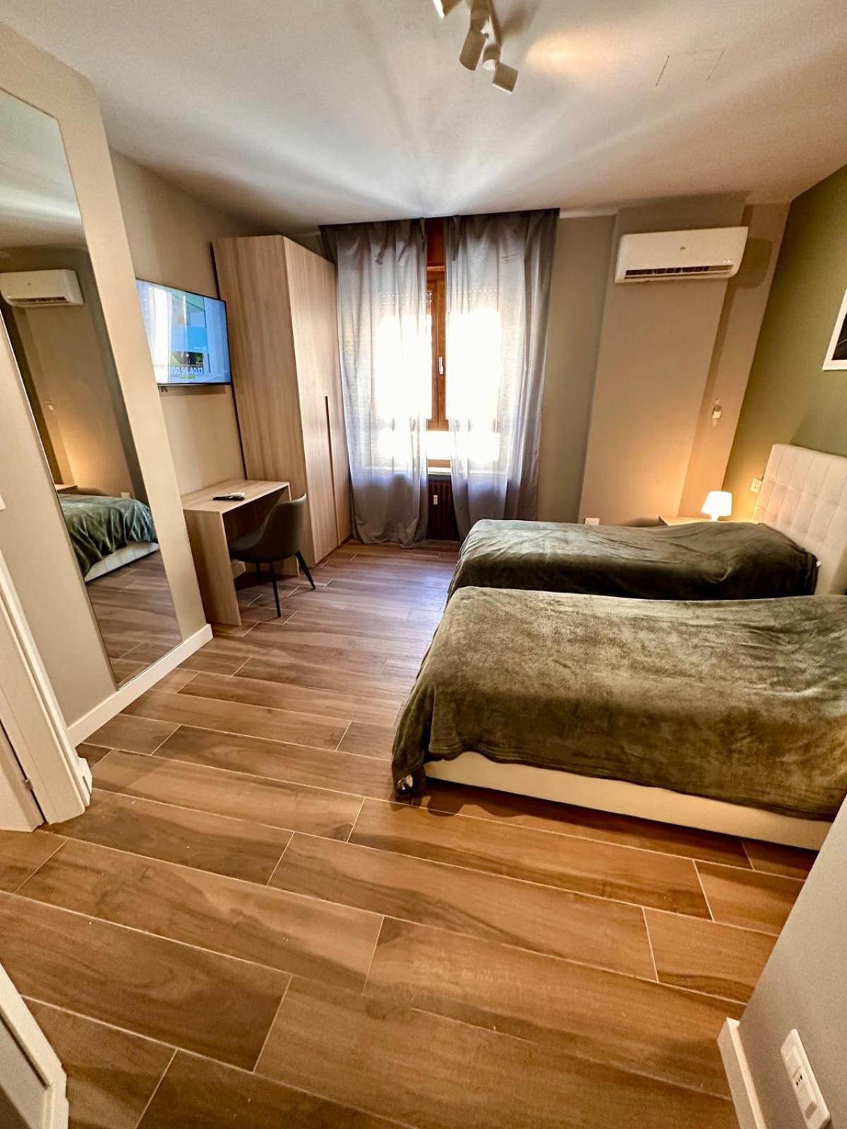 Hh Hermoso Housing Alessandria Exterior photo